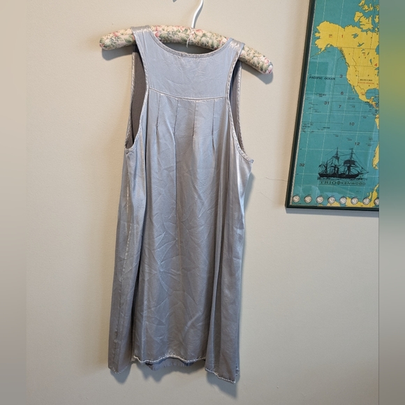 PJ Harlow Jessica gown with pleated back - Picture 4 of 5